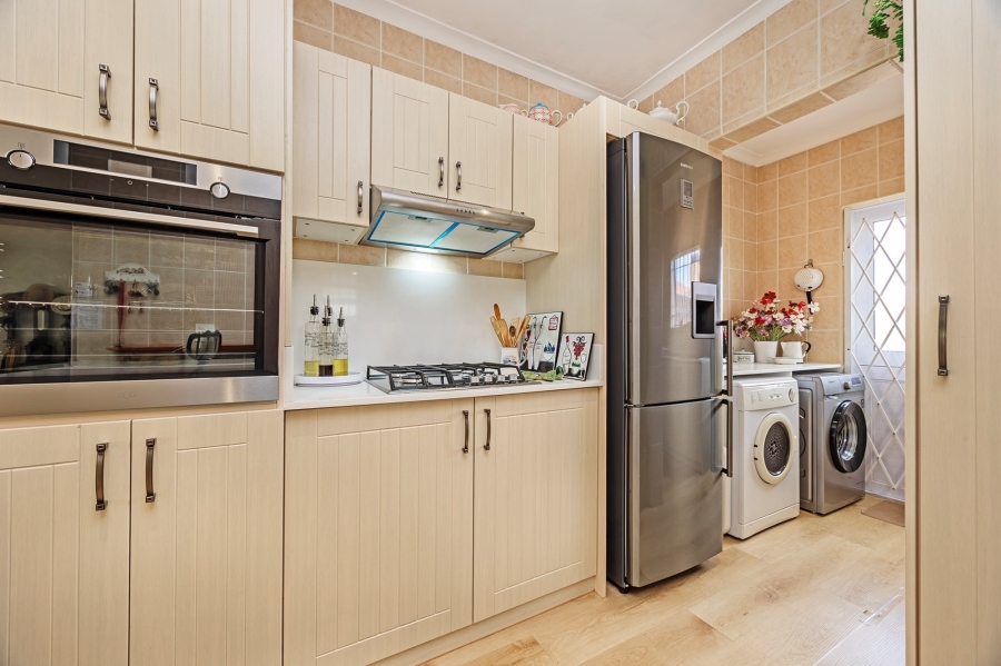 2 Bedroom Property for Sale in Protea Heights Western Cape